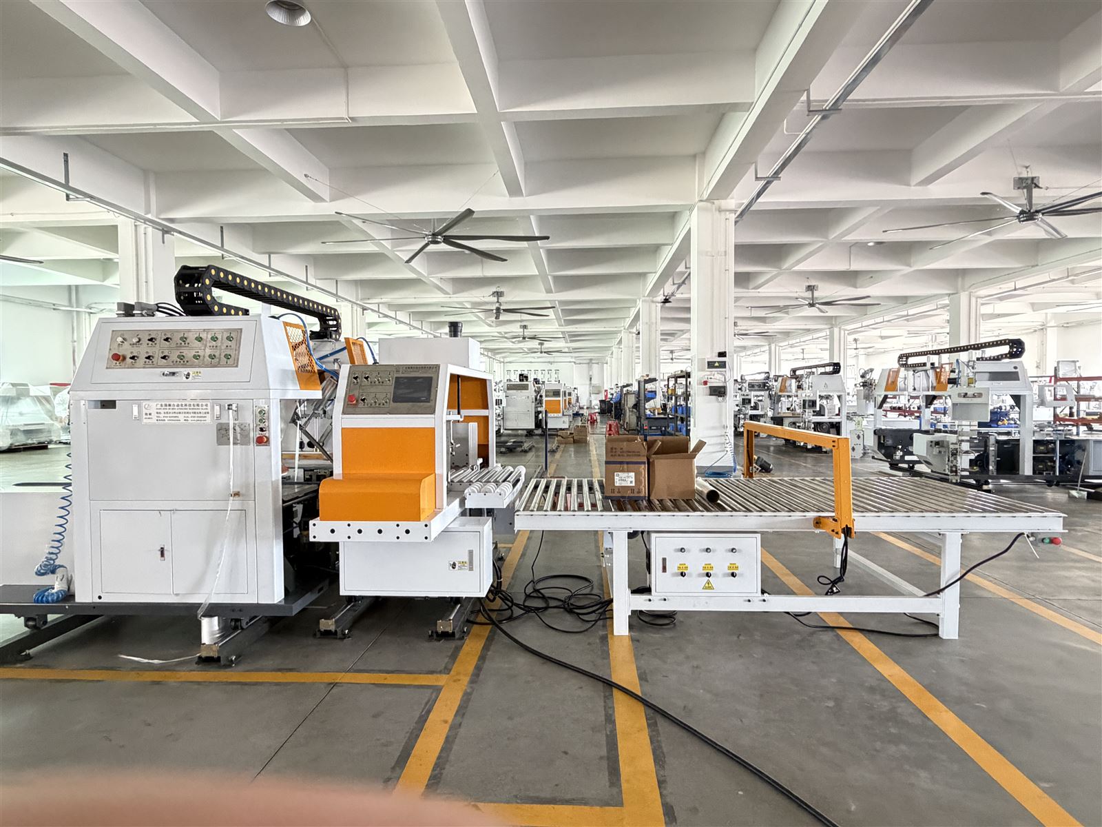 Máy buộc dây PE tự động